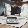 Banca din buzunar: cum au ajuns serviciile financiare să fie accesibile de oriunde