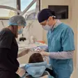 Când toată lumea vorbește despre implanturi dentare costisitoare, la Centrul Medical Dr. Mihălceanu din Timișoara punem accent pe prevenție și salvarea dinților pacienților.