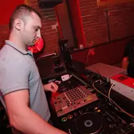 Party in Club Art 700 04 02 2010