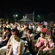VADUVA VESELA de Fr Lehar in Parcul Rozelor