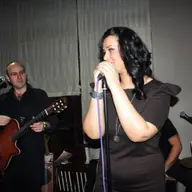 Concert Horea Crisovan Florin Cvasa si solista Fely la Cafeneaua People
