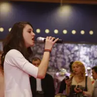 Spectacol de copii cu cantece si dans la Iulius Mall de 8 martie 2012