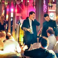 Closing weekend with Dj Johnny DaMix -Friday- la Fratelli