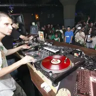 Proaspat Intors cu DJ Limun, Saga si Se la Setup Venue