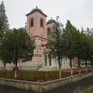 Biserica „Sfintii Apostoli Petru si Pavel“ - Fratelia