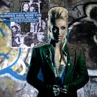 Krystal Roxx, the official UK DJ of Taio Cruz