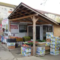 Minimarket - Strada Sfintii Apostoli Petru si Pavel colt cu Calea Sever Bocu