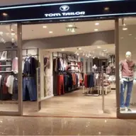 Nou in Iulius Mall Timisoara: TOM TAILOR
