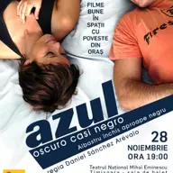 “Azul oscuro casi negro”