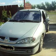 Dezmembrez megane hatchback an 2001 motor 1600 cm3 16 valve