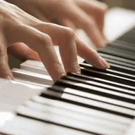Curs de pian clasic si chitara (pop, rock, reggae)