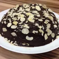 Tort cu glazura de ciocolata raw