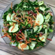Salata de kale cu ton