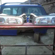 Vand Faruri pentru Mazda 626