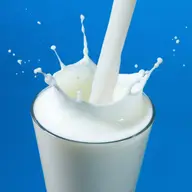 Alimente despre care credem ca ne hranesc, iar ele ne otravesc! – Laptele de vaca (I)