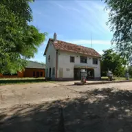 Vand Casa rezidentiala + Cladire comerciala + Statie Peco in Carpinis