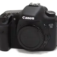 Canon EOS 7D body - cashback 700 Lei