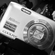 Nikon CoolPix S3300 silver la pret redus