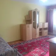 Proprietar inchiriez apartament 3 camere renovat