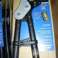 Cleste dinamometric pentru tensionarea sarmelor
