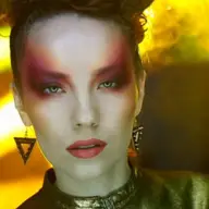 Kamelia si George Hora: Never Let You Go, acum deep house!