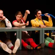 Teatru „Trauriger Tiger toastet Tomaten”