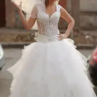 Vand o rochie de mireasa