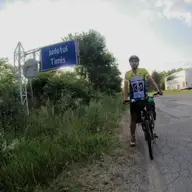 Tanarul Marius Bucur a finalizat turul Romaniei pe granita cu bicicleta, sustinut de Iulius Group