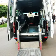 Vinul apropie oameni si deschide drumuri accesibile
