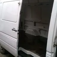 Efectuez servicii de transport marfa