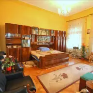 De vanzare apartament 3 camere, zona Central - Piata Balcescu