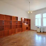 De vanzare apartament cu 3 camere - Zona Ultracentrala