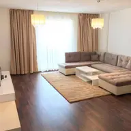 Proprietar, inchiriez ap de LUX cu 2 camere, cu loc de parcare subteran!!
