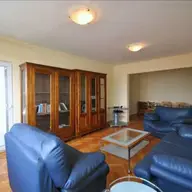 De vanzare apartament cu 3 camere, zona Centrala