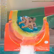Petrecere inedită: 250 de turiști vor face Revelionul în costum de baie în cel mai mare aqua park din vestul țării