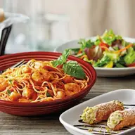 Mezzaluna di Laura - Restaurantul familiei dvs. dedicat evenimentelor de neuitat cu mancare italiana ce satisface toate poftele