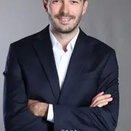 Antrenorul Minţii: “Ne place să credem că iubirea are preţ. Ea nu e de pe această Planetă”