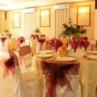 Restaurant La Rousse din Timisoara ofera sala de botez cu 30 - 80 de locuri