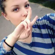 La 15 ani, duce o luptă crâncenă cu leucemia Cu un simplu SMS îi poţi salva viaţa Adrianei!