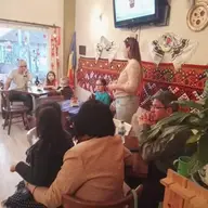 Targul de creatie cu schimb de jucarii, carti sau alte bunuri