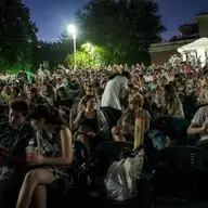 Cu ajutorul tau, putem aduce la Timișoara invitați de prestigiu din frumoasa lume a filmului!
