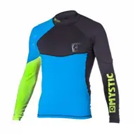 ShopeXtrem.ro are un costum de neopren potrivit pentru toți pasionații de sporturi acvatice