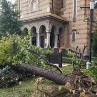 Solidaritate după furtună: sprijin de peste 100.000 euro pentru familiile afectate din Timiș, Arad sau Hunedoara