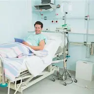 Românii din din vestul țării pot beneficia de acoperire pentru diagnosticarea și tratarea cancerului prin planurile de asigurare medicală internațională și cardul NESA