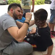 Fii tu fratele mai mare