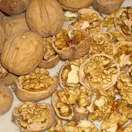 Miezul de nucă, un izvor de sănătate
