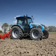 Tractorul – regele uneltelor în agricultură