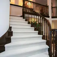 Scările din lemn, un plus în design-ul interior al casei tale