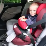 Bucura-te de siguranta calatoriei cu un scaun auto copii