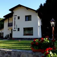 De ce să te cazezi la o pensiune ca Vila Moldavia Best din Slănic Moldova?
